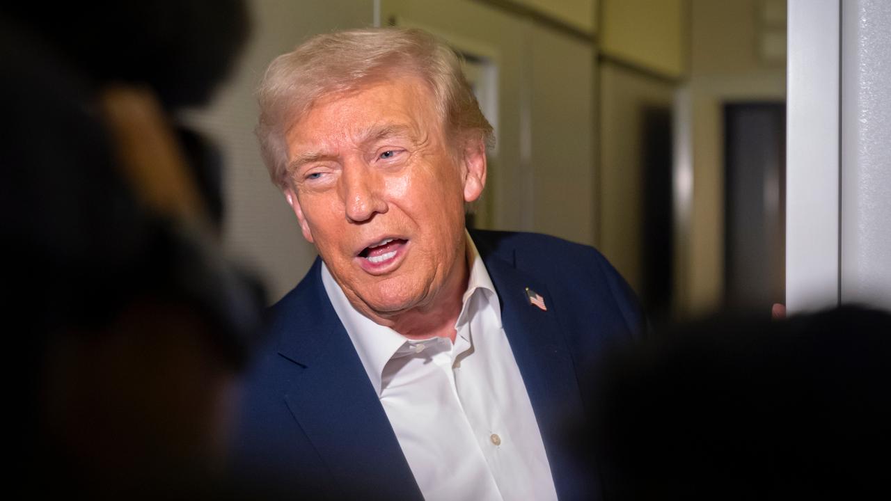 Trump entame une tournée asiatique au cœur des tensions commerciales avec la Chine