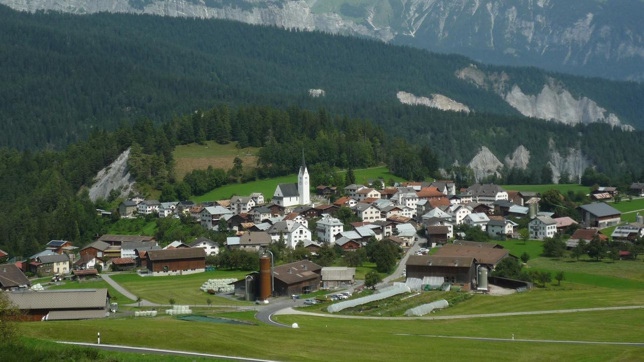 Valendas (GR) obtient le titre Best Tourism Village 2025 de l’OMT, symbole d’une renaissance du village