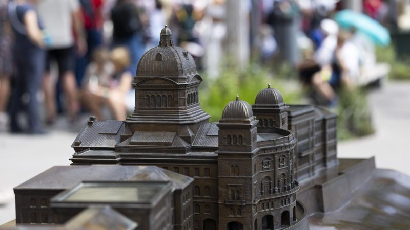 Plateforme en ligne visant les jeunes Suisses pour relancer l’engagement civique autour du service citoyen